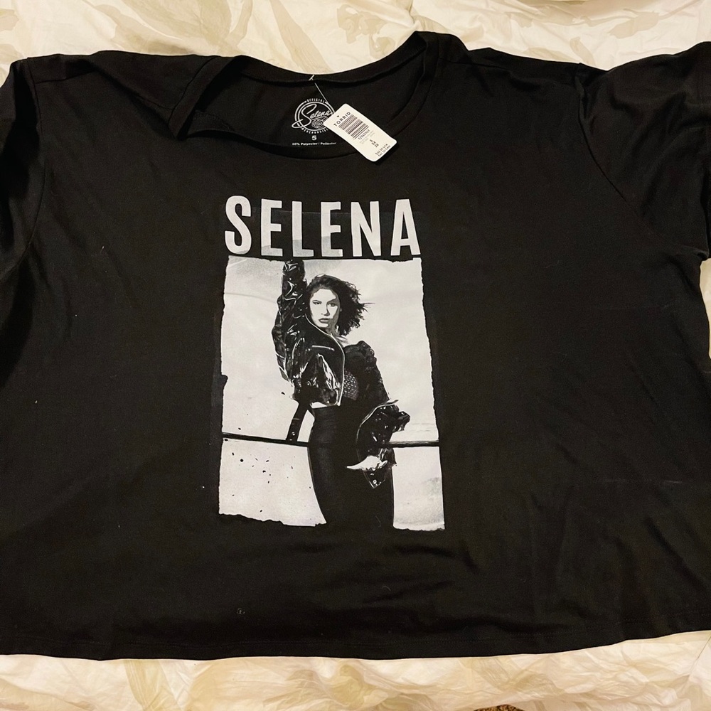 TORRID SELENA CROP TOP 🤩🤩🤩NWT